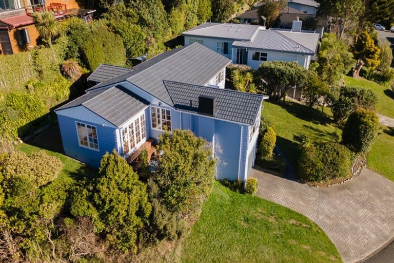 Photo of property in 10 Chorley Grove, Churton Park, Wellington, 6037