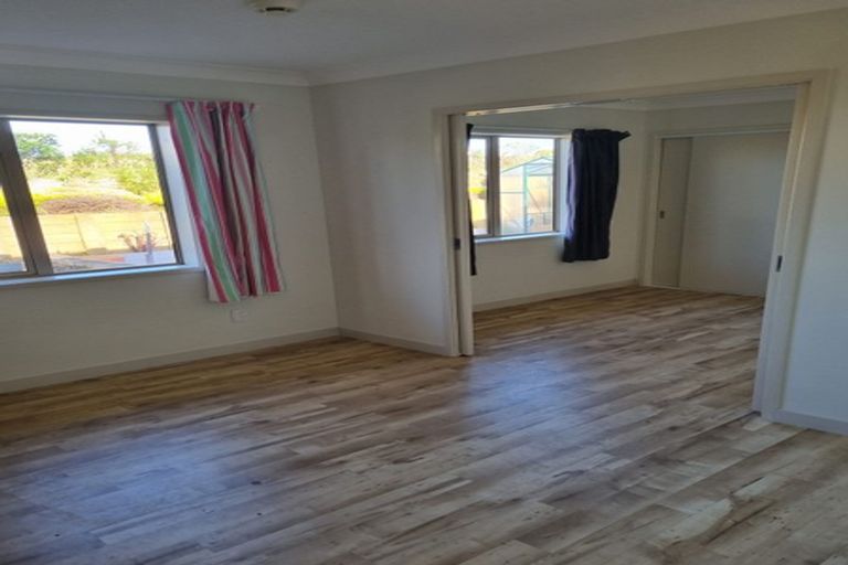 Photo of property in 15 Epic Way, Newlands, Wellington, 6037