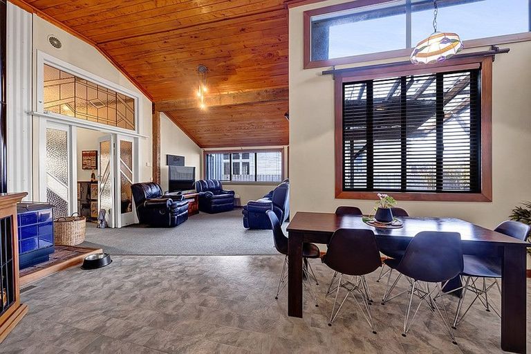 Photo of property in 70 Victoria Street, Hawera, 4610