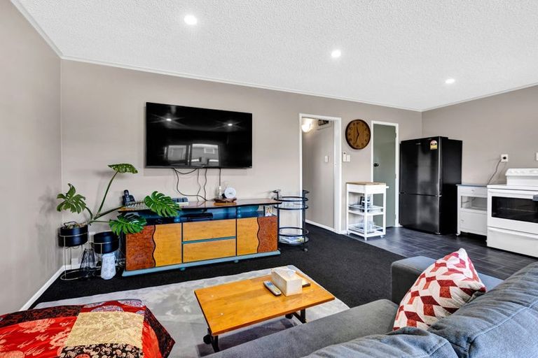 Photo of property in 16d Orlando Street, Stratford, 4332