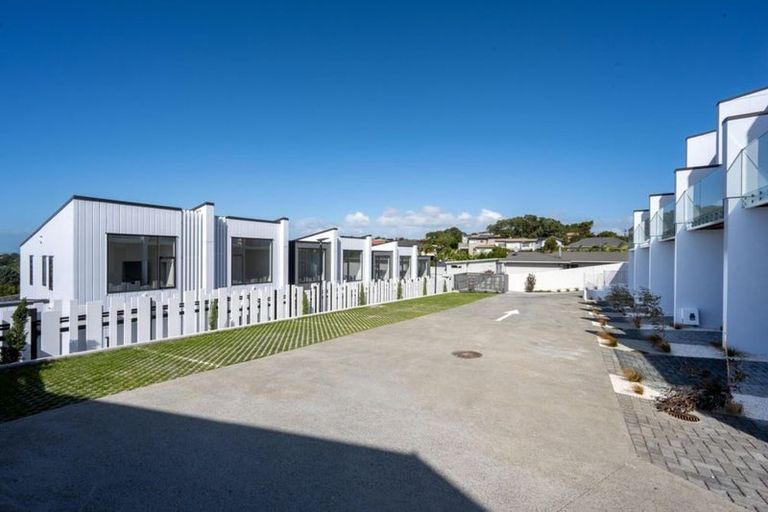 Photo of property in 6/737 East Coast Road, Browns Bay, Auckland, 0630