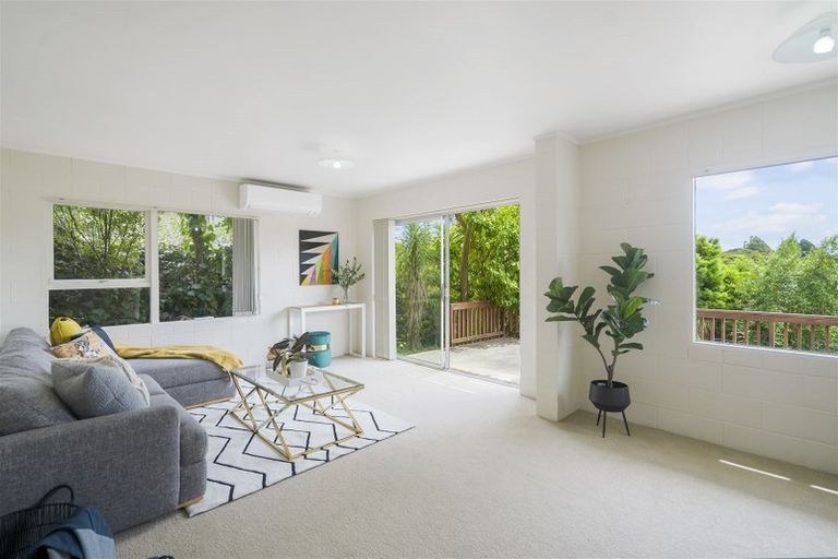 Photo of property in 20 Tamahere Drive, Glenfield, Auckland, 0629