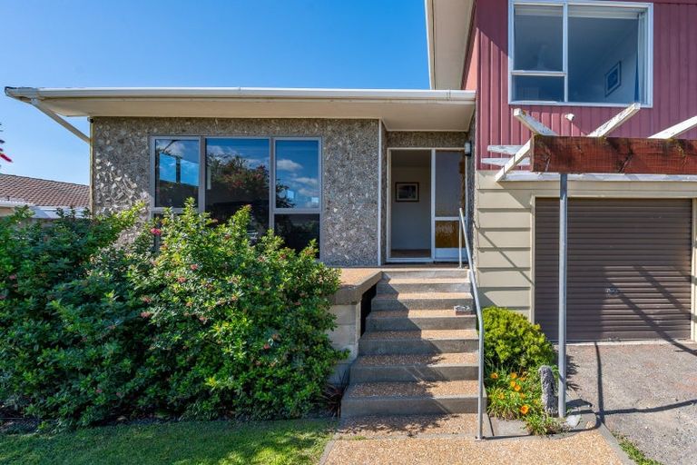 Photo of property in 11 Wynyard Crescent, Tamatea, Napier, 4112