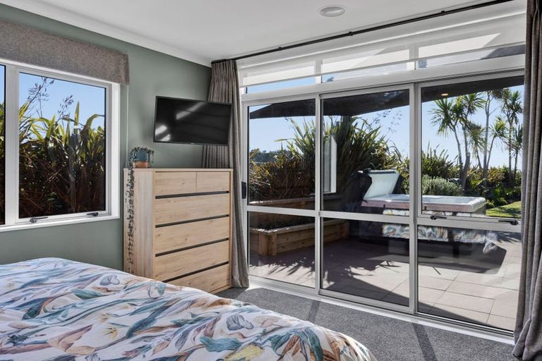 Photo of property in 9a Dolphin Parade, Bell Block, New Plymouth, 4312