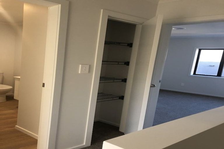 Photo of property in 9u9 Surrey Street, Tawa, Wellington, 5028