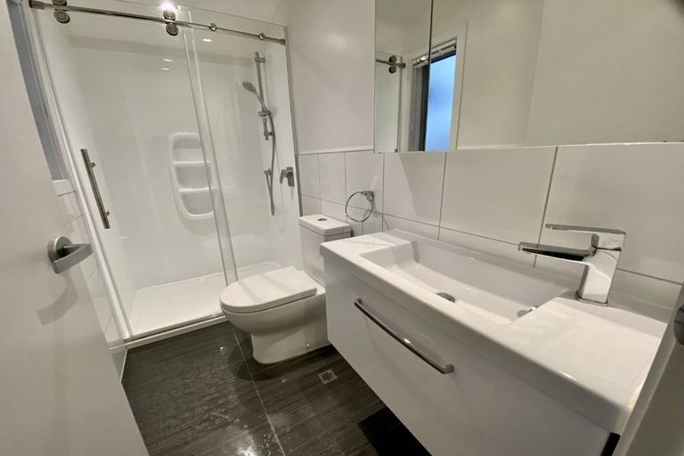 Photo of property in 61u5 Black Rock Road, Newlands, Wellington, 6037