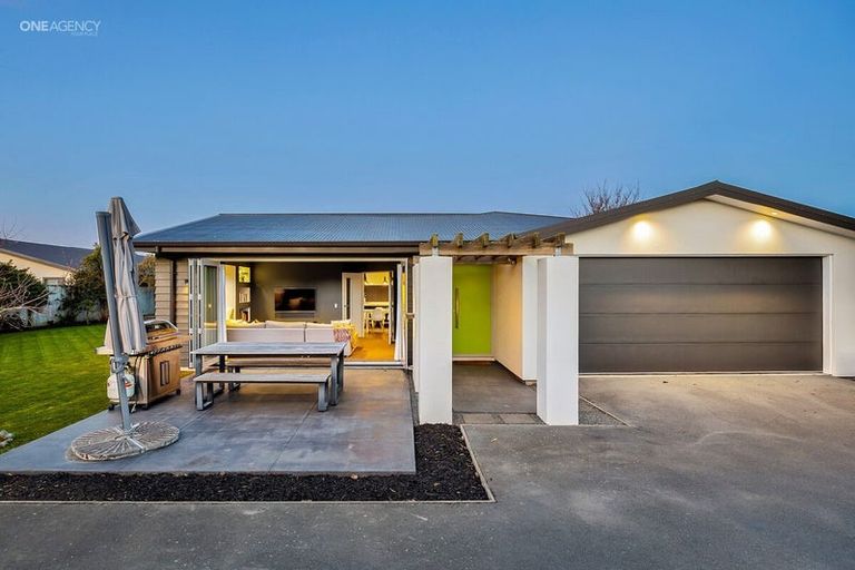 Photo of property in 10 Amy Place, Rangiora, 7400