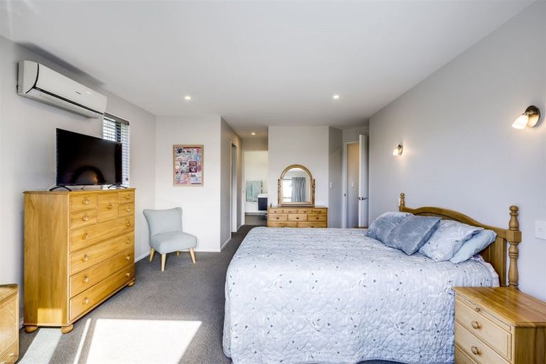 Photo of property in 16 Kapiti Drive, Poraiti, Napier, 4112