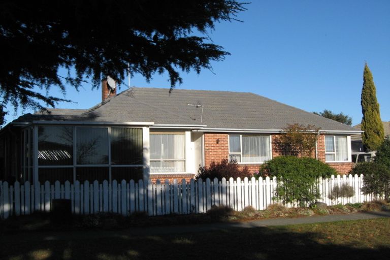Photo of property in 1 Gregory Avenue, Islington, Christchurch, 8042