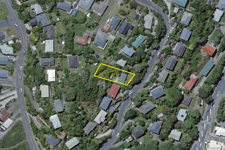 Photo of property in 100 Ruskin Road, Newlands, Wellington, 6037