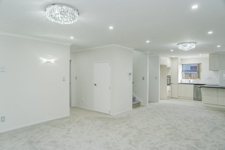 Photo of property in 79a Russell Road, Manurewa, Auckland, 2102