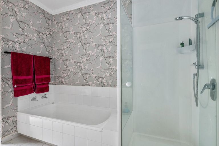 Photo of property in 62a Chatsworth Road, Silverstream, Upper Hutt, 5019