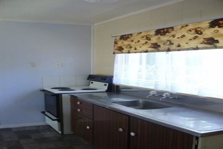 Photo of property in 2/1 Rosier Road, Glen Eden, Auckland, 0602