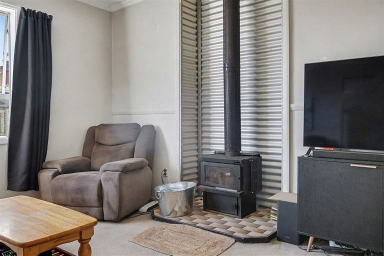 Photo of property in 136 Russell Street, Westport, 7825