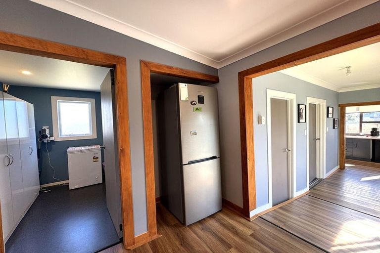 Photo of property in 33 Main Road, Owaka, 9535