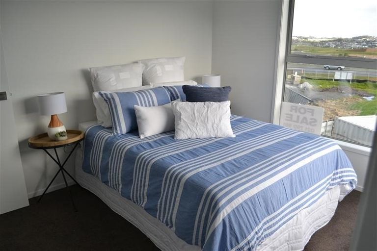 Photo of property in 8 Karauria Lane, Orewa, 0931