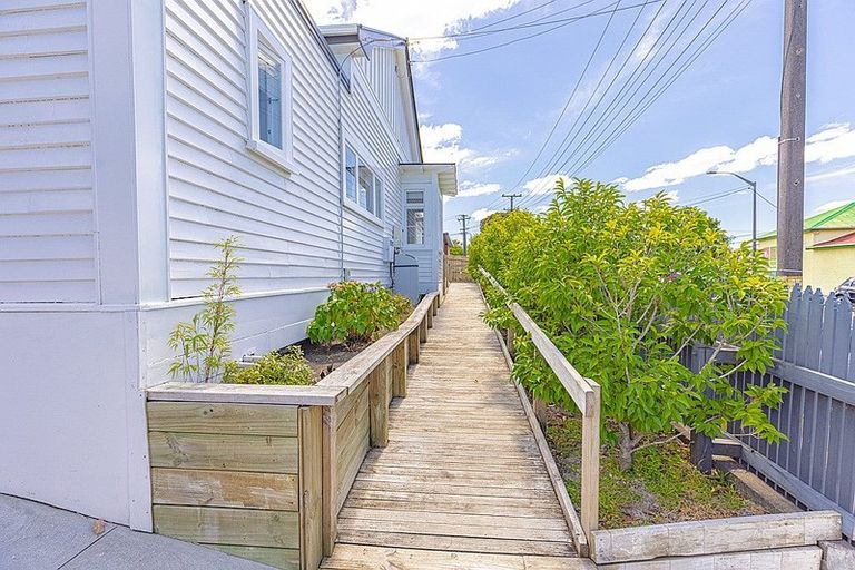 Photo of property in 2c Saint Leonard Street, Saint Johns Hill, Whanganui, 4501