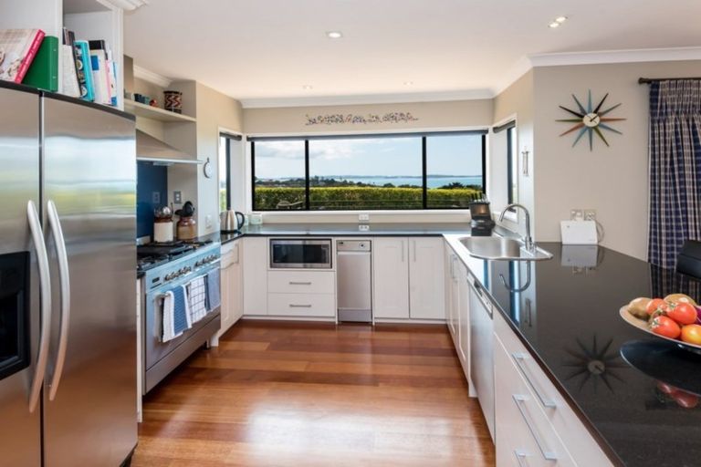 Photo of property in 18 Towbridge Place, Howick, Auckland, 2014