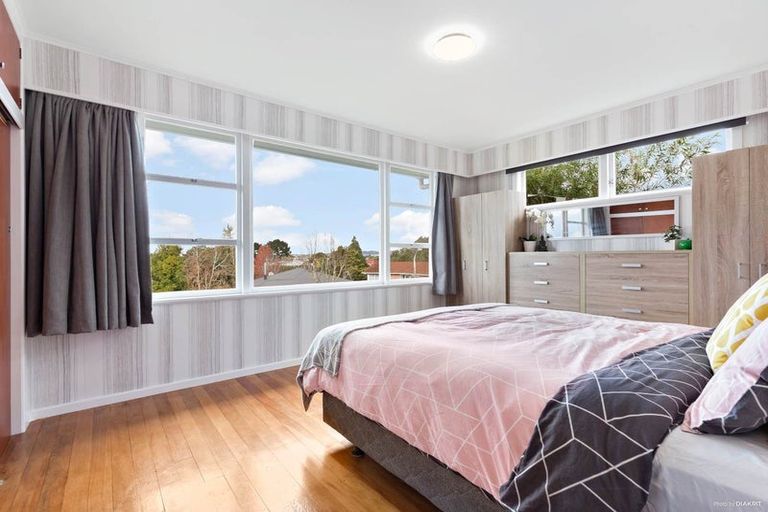 Photo of property in 5 Hartley Terrace, Massey, Auckland, 0614