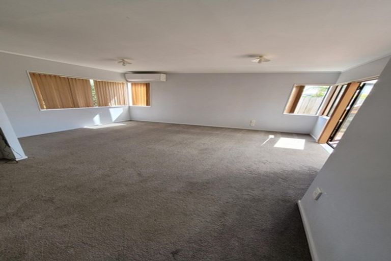 Photo of property in 28 Kona Crescent, Henderson, Auckland, 0610