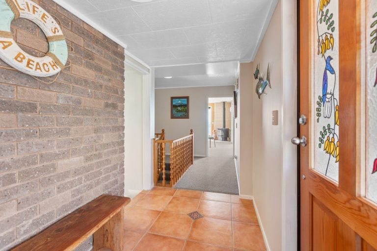 Photo of property in 24 Motukari Place, Onaero, Urenui, 4383