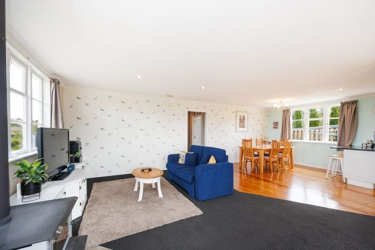 Photo of property in 42 Hastings Street, Halcombe, Feilding, 4779
