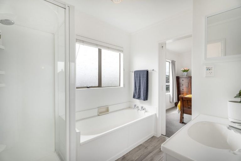 Photo of property in 1/24 Cambrian Street, Churton Park, Wellington, 6037