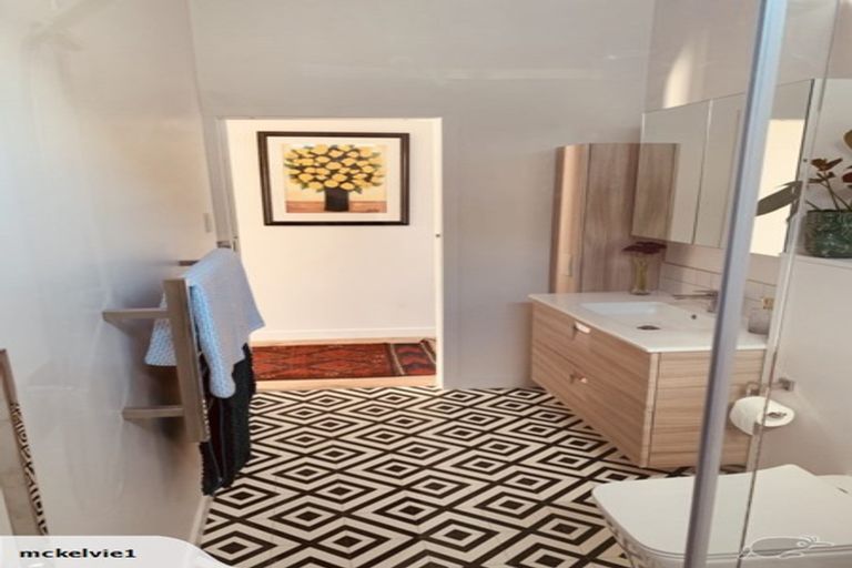 Photo of property in 40 Rua Street, Lyall Bay, Wellington, 6022