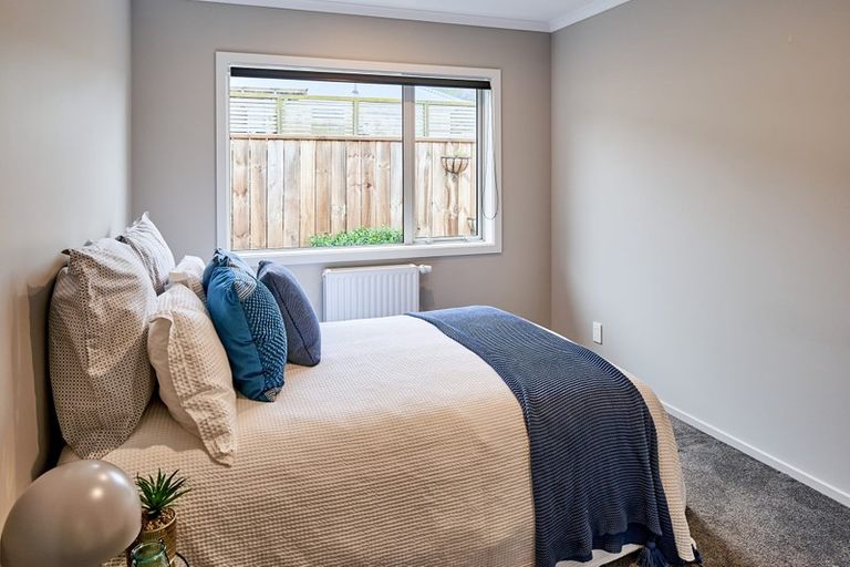 Photo of property in 33 Henrietta Maxwell Grove, Wainuiomata, Lower Hutt, 5014