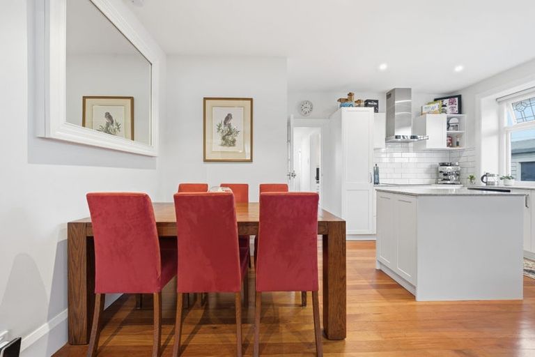 Photo of property in 127 Weston Road, St Albans, Christchurch, 8052