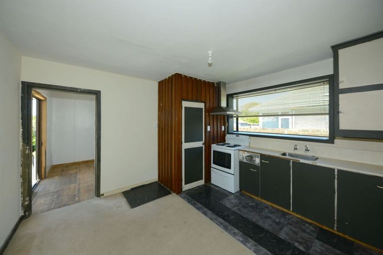 Photo of property in 10 Larch Place, Casebrook, Christchurch, 8051