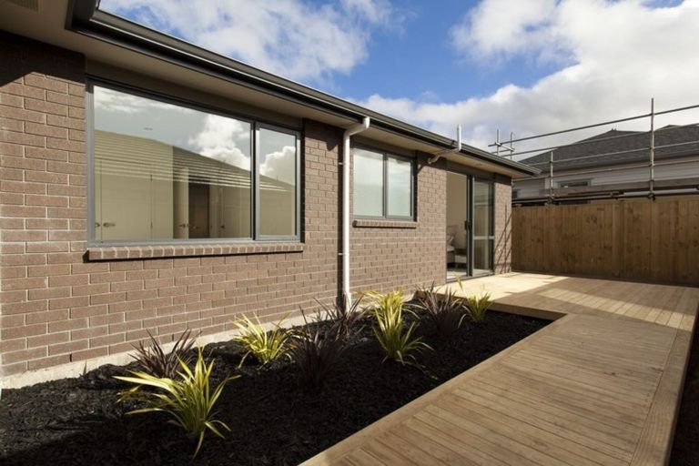 Photo of property in 62 Matua Road, Huapai, Kumeu, 0810