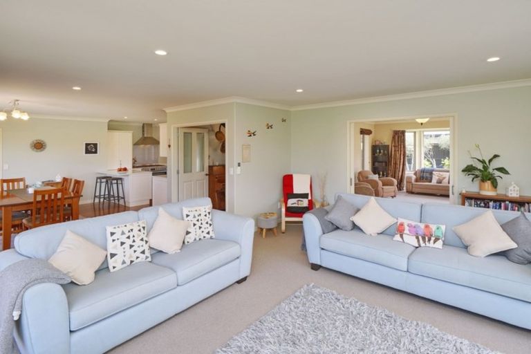 Photo of property in 10 Iti Place, Parklands, Christchurch, 8083