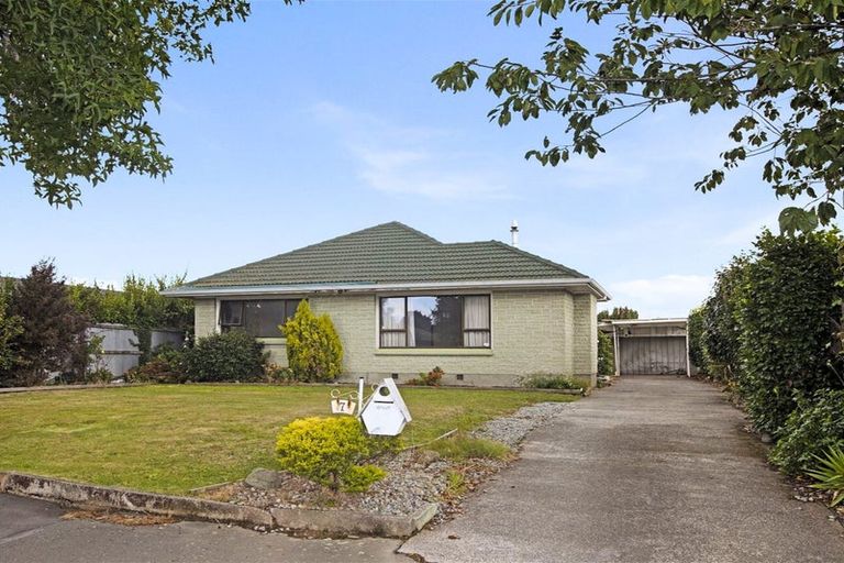 Photo of property in 7 Larch Place, Casebrook, Christchurch, 8051