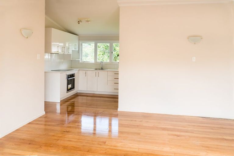 Photo of property in 4/19 Montana Avenue, Murrays Bay, Auckland, 0630