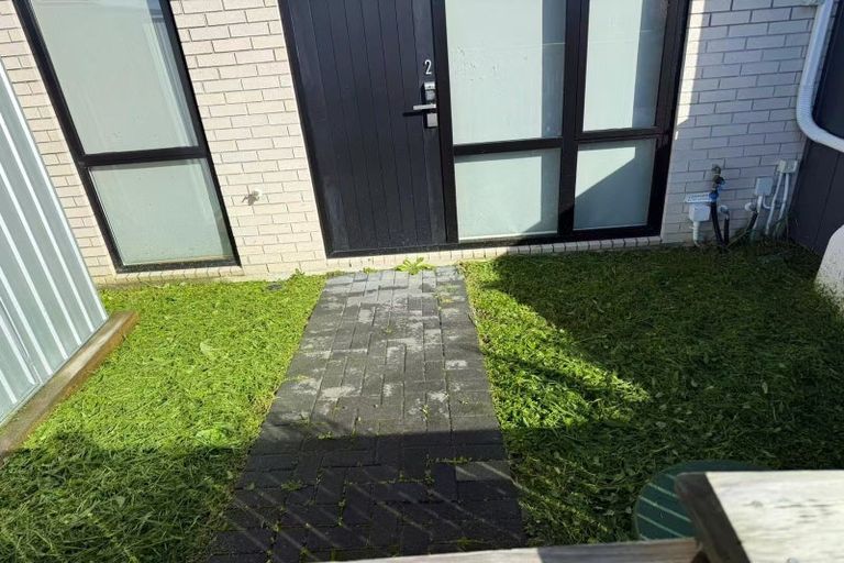 Photo of property in 2/9 Schnapper Rock Road, Greenhithe, Auckland, 0632