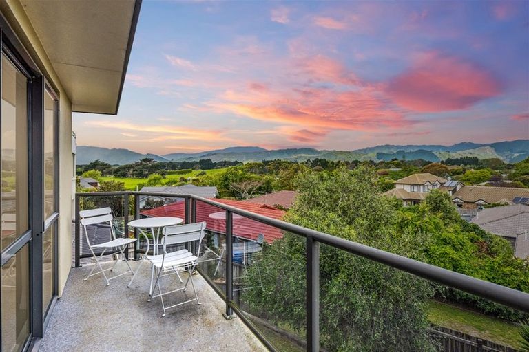 Photo of property in 6 Shearwater Rise, Paraparaumu Beach, Paraparaumu, 5032