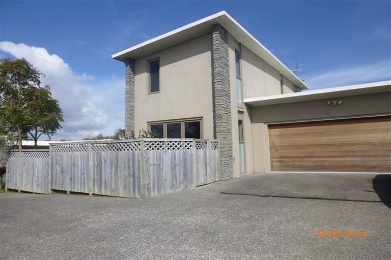 Photo of property in 22 Merlot Lane, Pukekohe, 2120