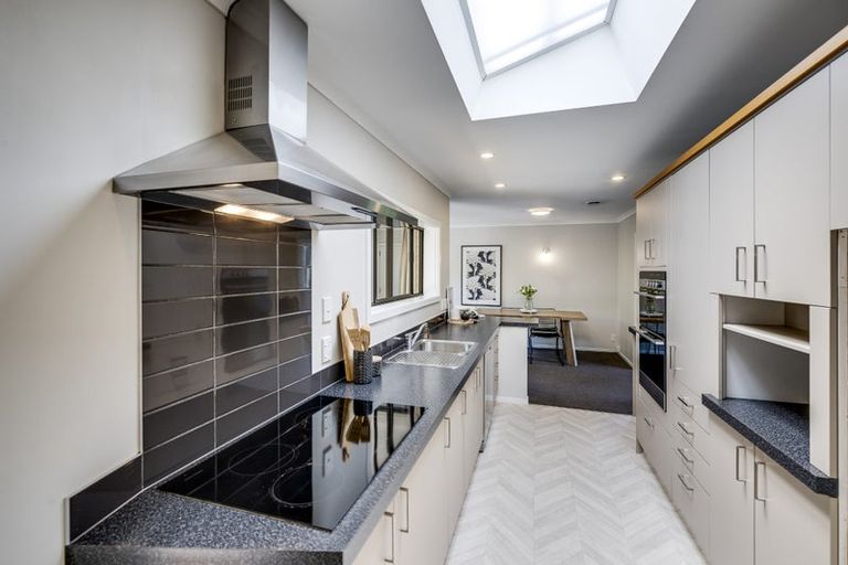 Photo of property in 23 Kent Terrace, Taradale, Napier, 4112