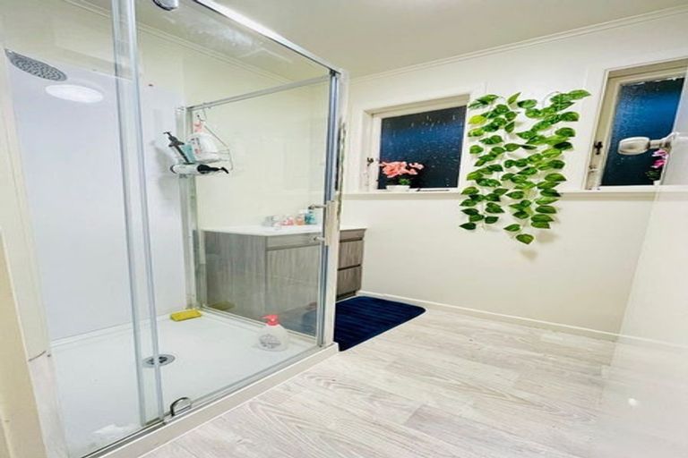 Photo of property in 25 Rosehill Drive, Rosehill, Papakura, 2113