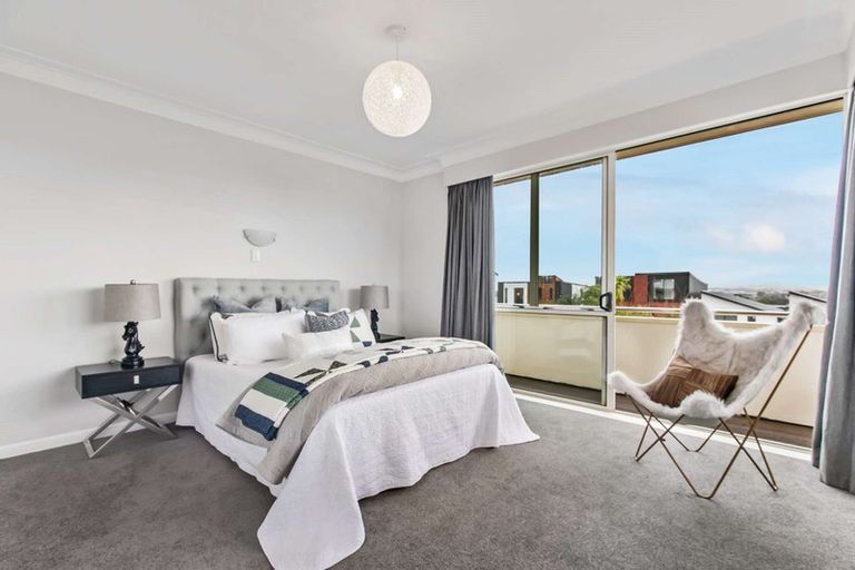 Photo of property in 32 Lewis Road, Pakuranga, Auckland, 2010