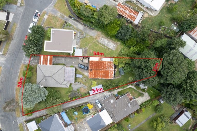 Photo of property in 18 Gibbs Crescent, Wainuiomata, Lower Hutt, 5014