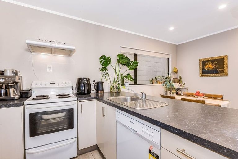 Photo of property in 1/7 Raroa Road, Hutt Central, Lower Hutt, 5010