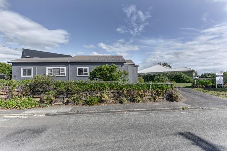 Photo of property in 2 Morgan Street, Castlecliff, Whanganui, 4501