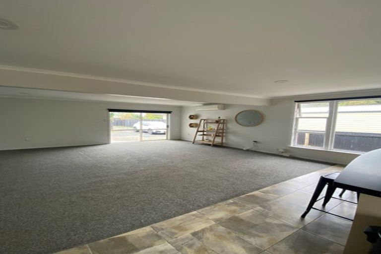 Photo of property in 14 Lewis Place, Highbury, Palmerston North, 4412