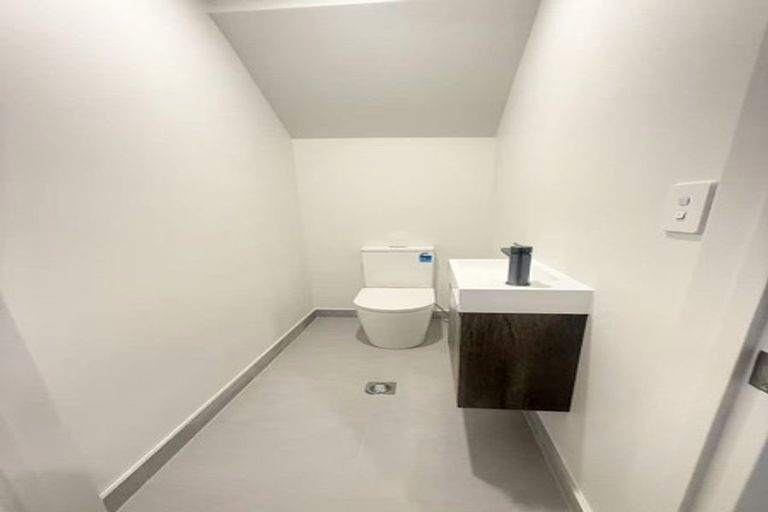 Photo of property in 22 Piringa Road, Pukekohe, 2120