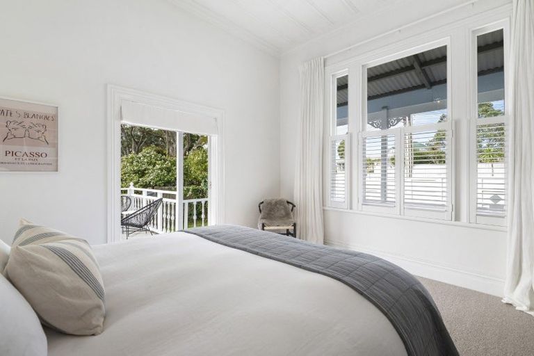 Photo of property in 8 Maritime Terrace, Birkenhead, Auckland, 0626