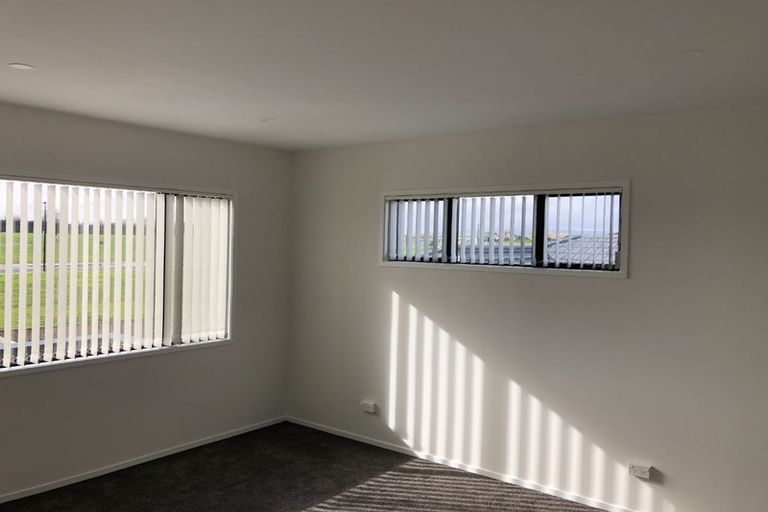 Photo of property in 59 Hayfield Way, Karaka, Papakura, 2113