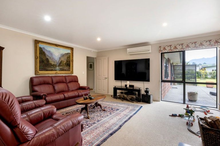 Photo of property in 6 Mangauika Road, Pirongia, Te Awamutu, 3876