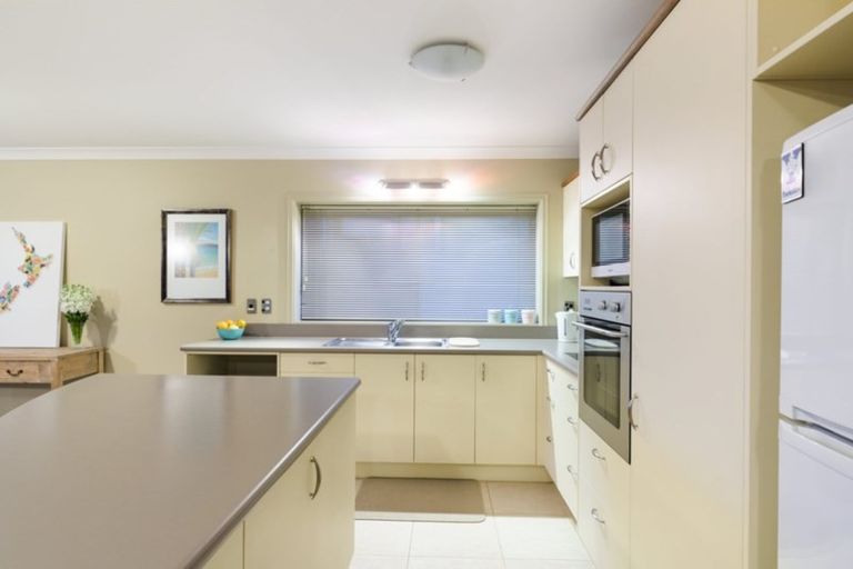 Photo of property in 85 Marine Parade, Mount Maunganui, 3116